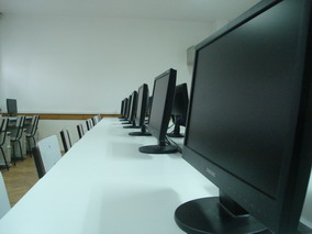 Рачунарска лабораторија у  Високој ICT школи